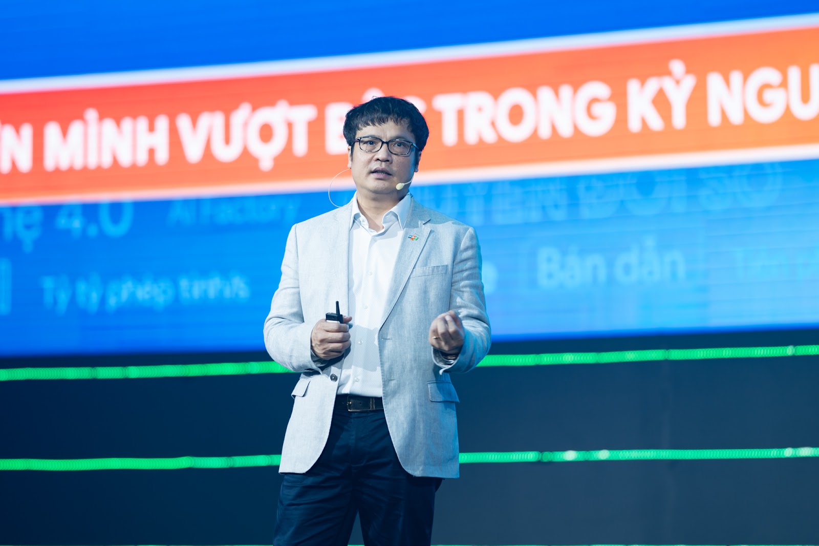 CEO Nguyễn Văn Khoa: Chúng tôi mất ngủ cả đêm, tìm ra điều FPT sẽ làm để cùng đất nước vươn mình trong kỷ nguyên mới- Ảnh 2.