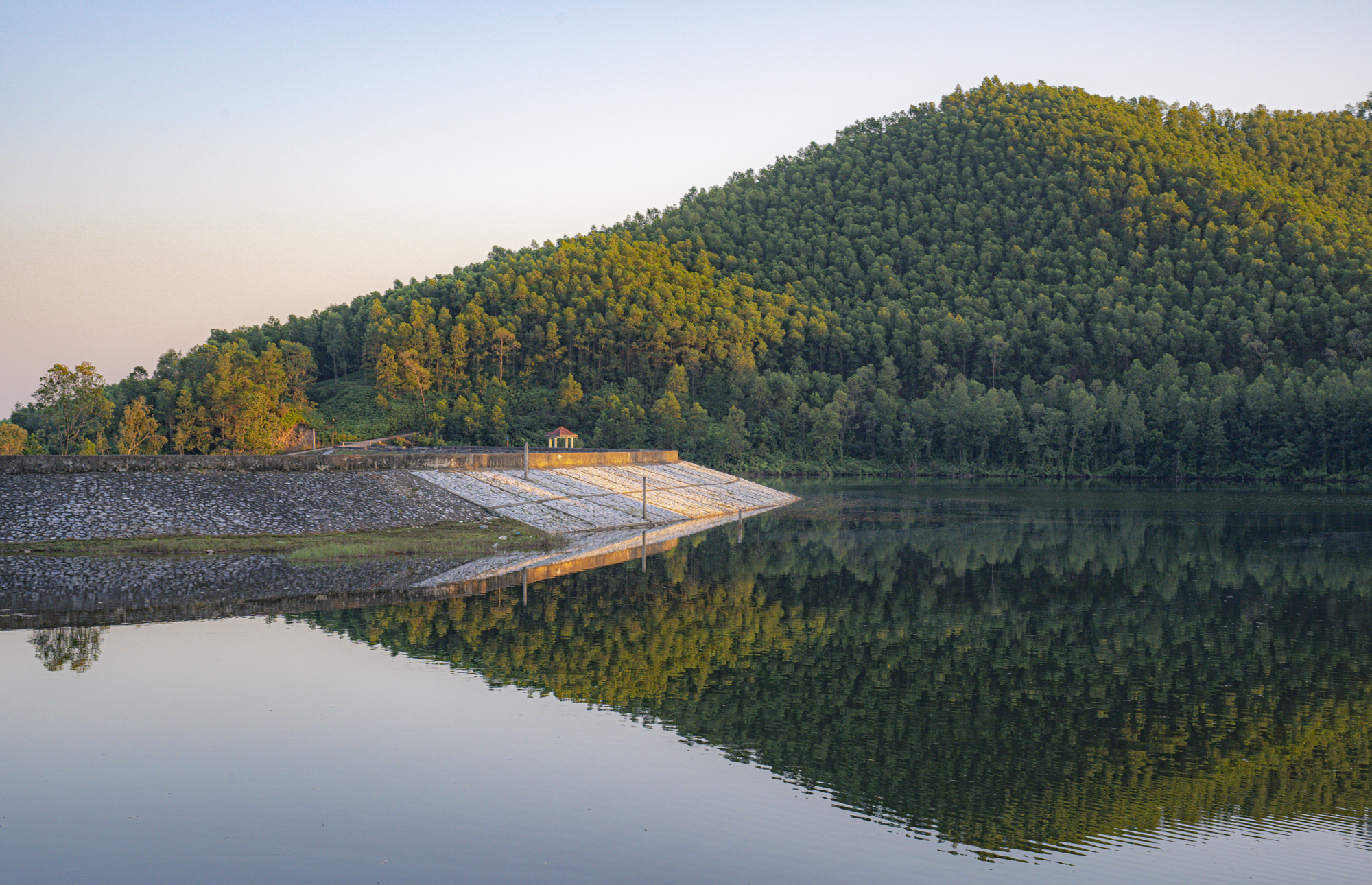 Toàn cảnh hồ nước có đến 54 đảo và bán đảo, được quy hoạch thành khu đô thị rộng gần bằng quận Hoàn Kiếm- Ảnh 11.