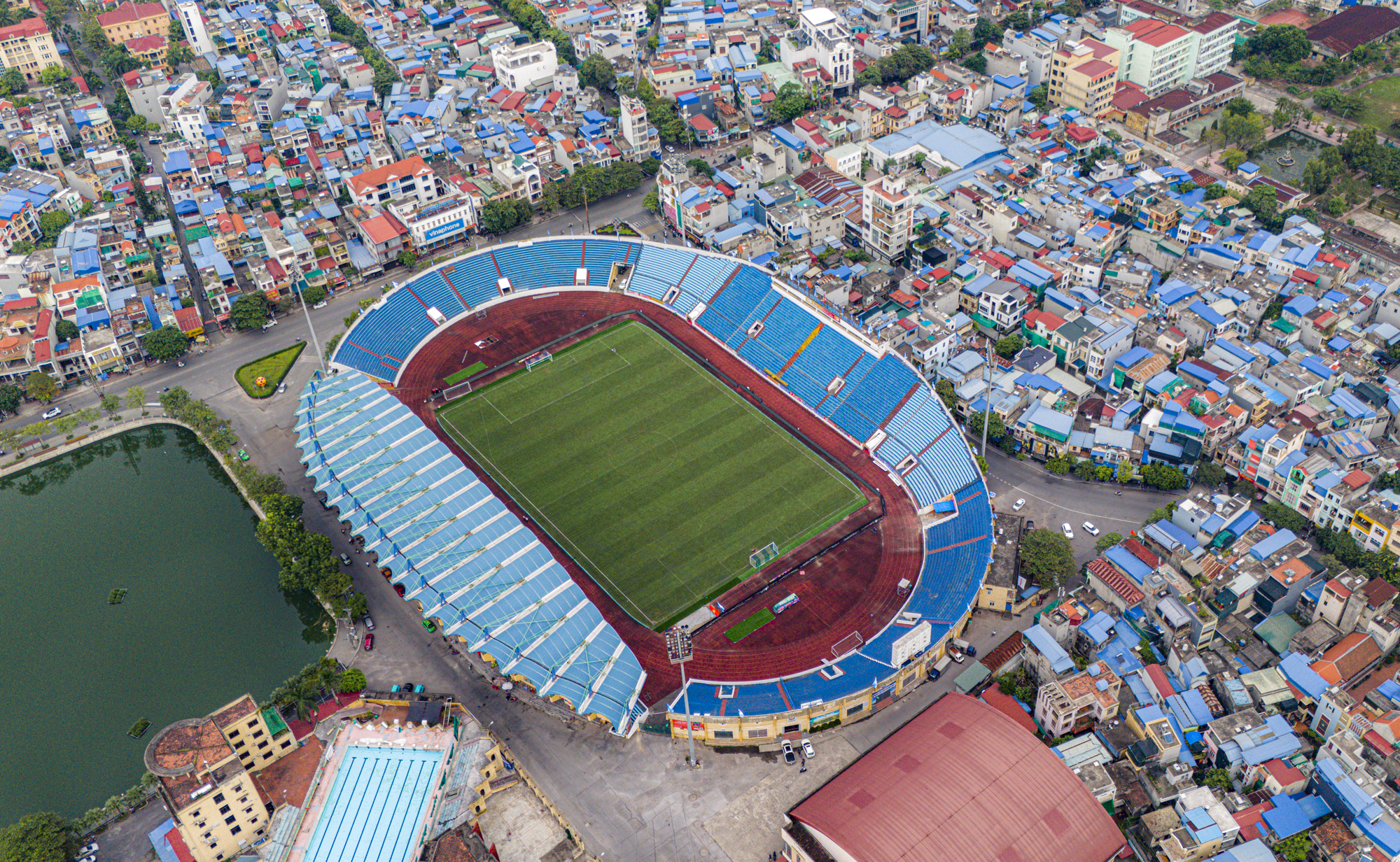 Hồ nước hình thành từ lấp sông, ngay gần UBND tỉnh, trở thành chốn an yên giữa lòng thành phố Nam Định- Ảnh 3.