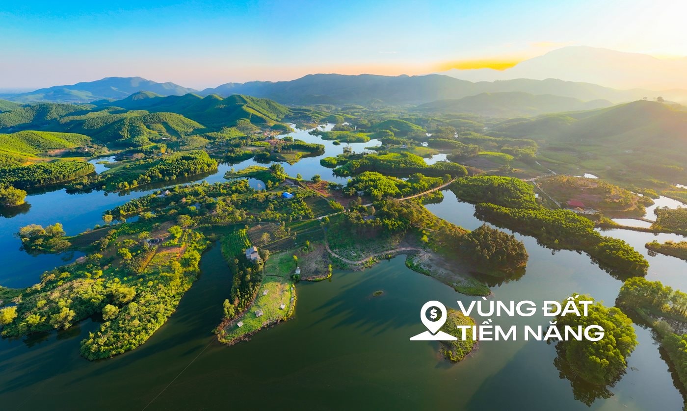 Toàn cảnh hồ nước có đến 54 đảo và bán đảo, được quy hoạch thành khu đô thị rộng gần bằng quận Hoàn Kiếm- Ảnh 1.