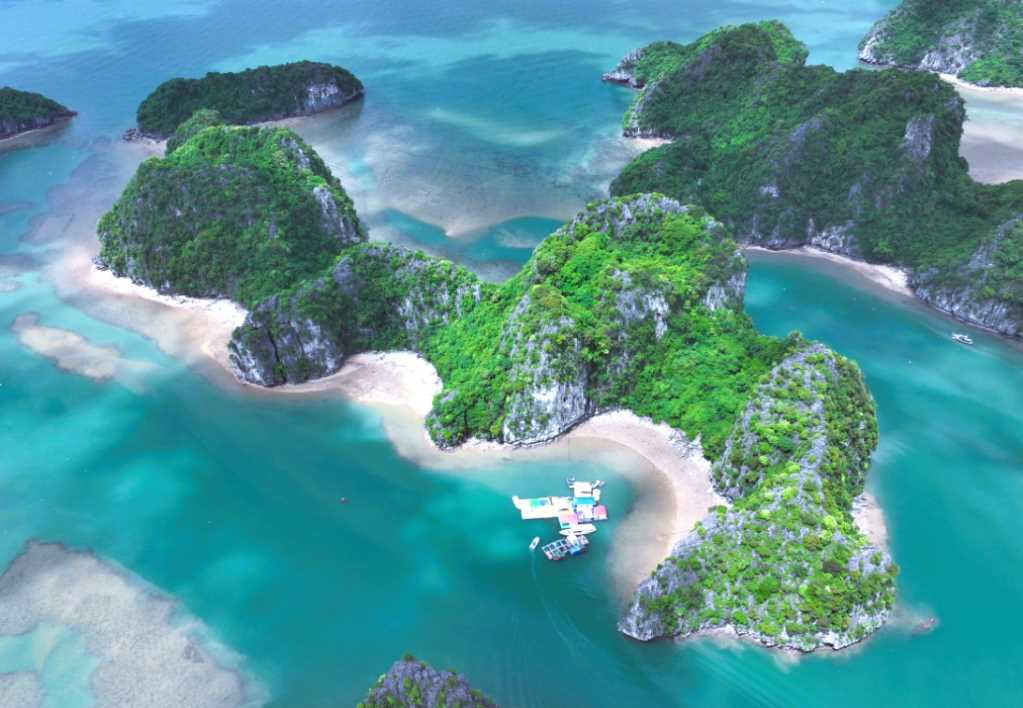 Hàng nghìn du khách từ châu Âu, châu Mỹ, TQ sẽ "đổ bộ" đến "Kỳ quan 4 mùa" của VN trong 2 tháng cuối năm- Ảnh 1. Hàng nghìn du khách từ châu Âu, châu Mỹ, TQ sẽ "đổ bộ" đến "Kỳ quan 4 mùa" của VN trong 2 tháng cuối năm- Ảnh 1.
