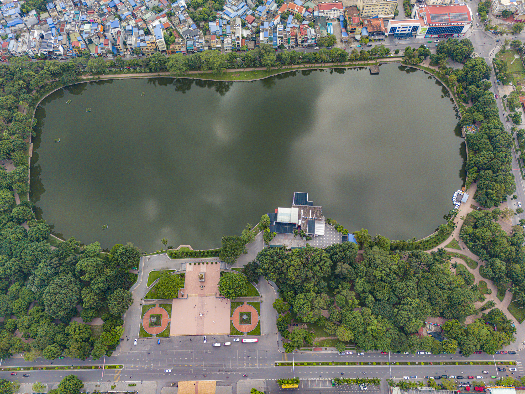 Hồ nước hình thành từ lấp sông, ngay gần UBND tỉnh, trở thành chốn an yên giữa lòng thành phố Nam Định- Ảnh 8.