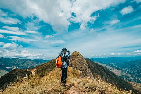 Việt Nam có 1 "ngôi làng trên mây" nằm ở độ cao hơn 2.800m, đẹp ngỡ “chốn bồng lai”, hiện đã vào mùa đẹp nhất: Hút nườm nượp người đến săn mây- Ảnh 11.