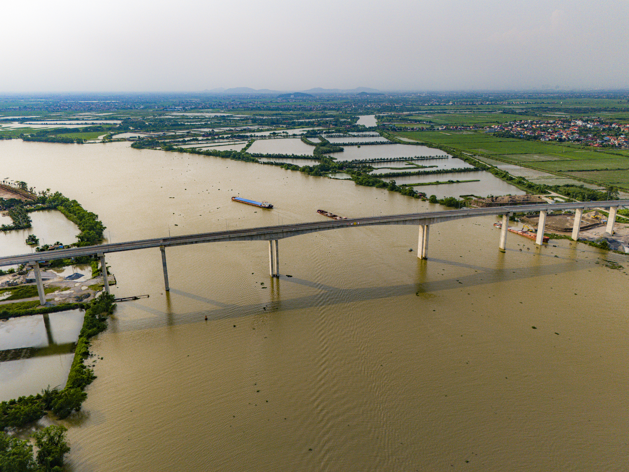 Toàn cảnh cây cầu huyết mạch sẽ kết nối trung tâm thành phố Hải Phòng với khu vực được đề xuất làm sân bay quốc tế Tiên Lãng- Ảnh 5.