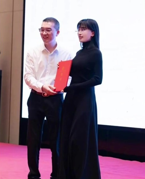 Lý Tử Thất công khai nhan sắc thật sau 3 năm ở ẩn gây choáng, làn da bị “huỷ hoại” giờ ra sao?- Ảnh 7. Lý Tử Thất công khai nhan sắc thật sau 3 năm ở ẩn gây choáng, làn da bị “huỷ hoại” giờ ra sao?- Ảnh 7.