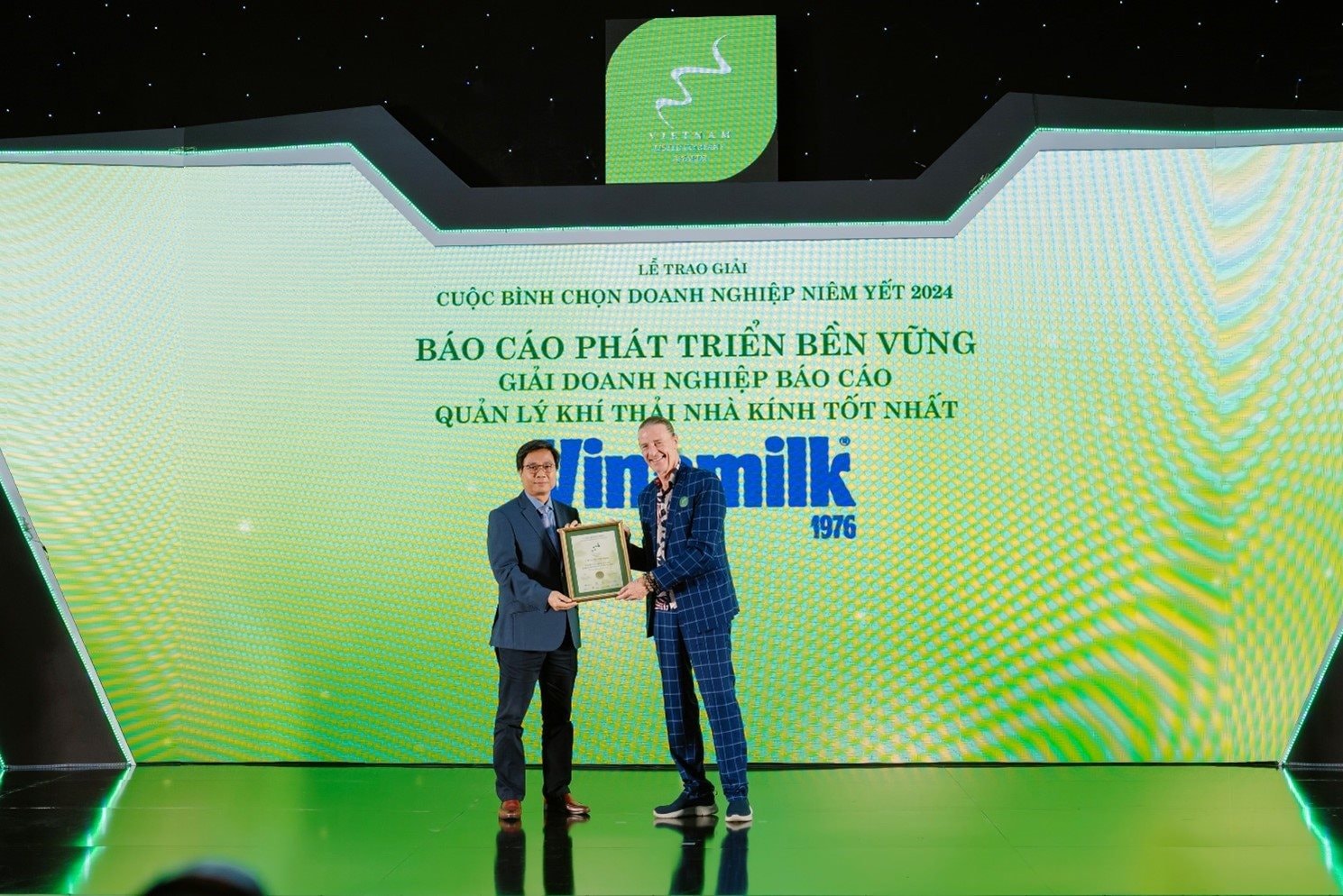 Vinamilk đạt giải cao nhất về cả phát triển bền vững và quản trị- Ảnh 1.