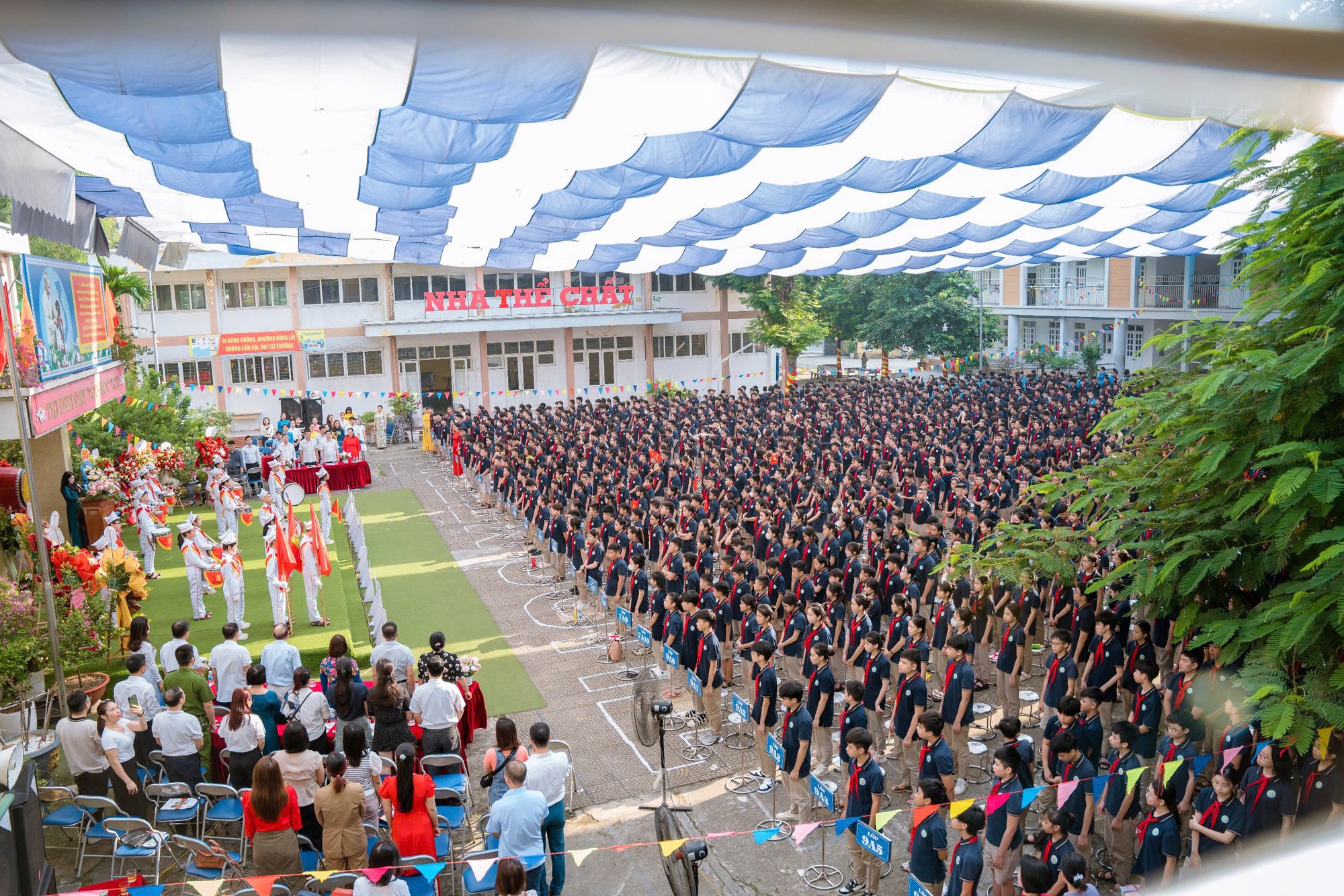 20/11 và lời tâm sự của nữ Hiệu trưởng: Học sinh hư thì chúng ta giáo dục đến cùng, quyết không đẩy gánh nặng cho xã hội!- Ảnh 2.