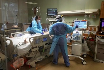 Thức dậy sau 1 đêm nằm phòng điều hòa, cả nhà bị ngộ độc: Bố mẹ nguy kịch, 2 con nhỏ tử vong thương tâm- Ảnh 1. Thức dậy sau 1 đêm nằm phòng điều hòa, cả nhà bị ngộ độc: Bố mẹ nguy kịch, 2 con nhỏ tử vong thương tâm- Ảnh 1.