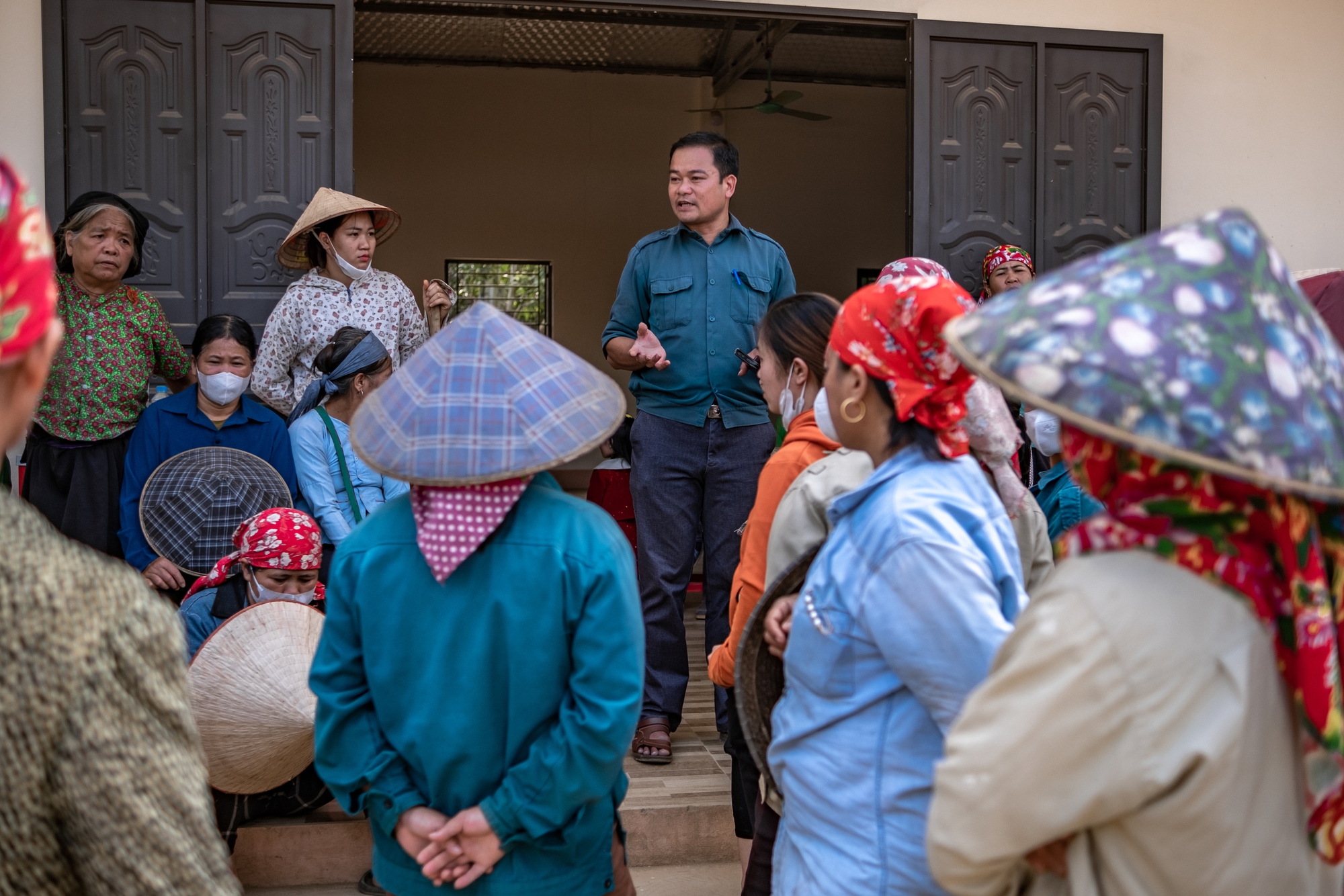 Về với Làng Nủ những ngày này: Nắng nhuộm vàng những ngôi nhà mới, người dân gượng dậy sau tang thương- Ảnh 12.