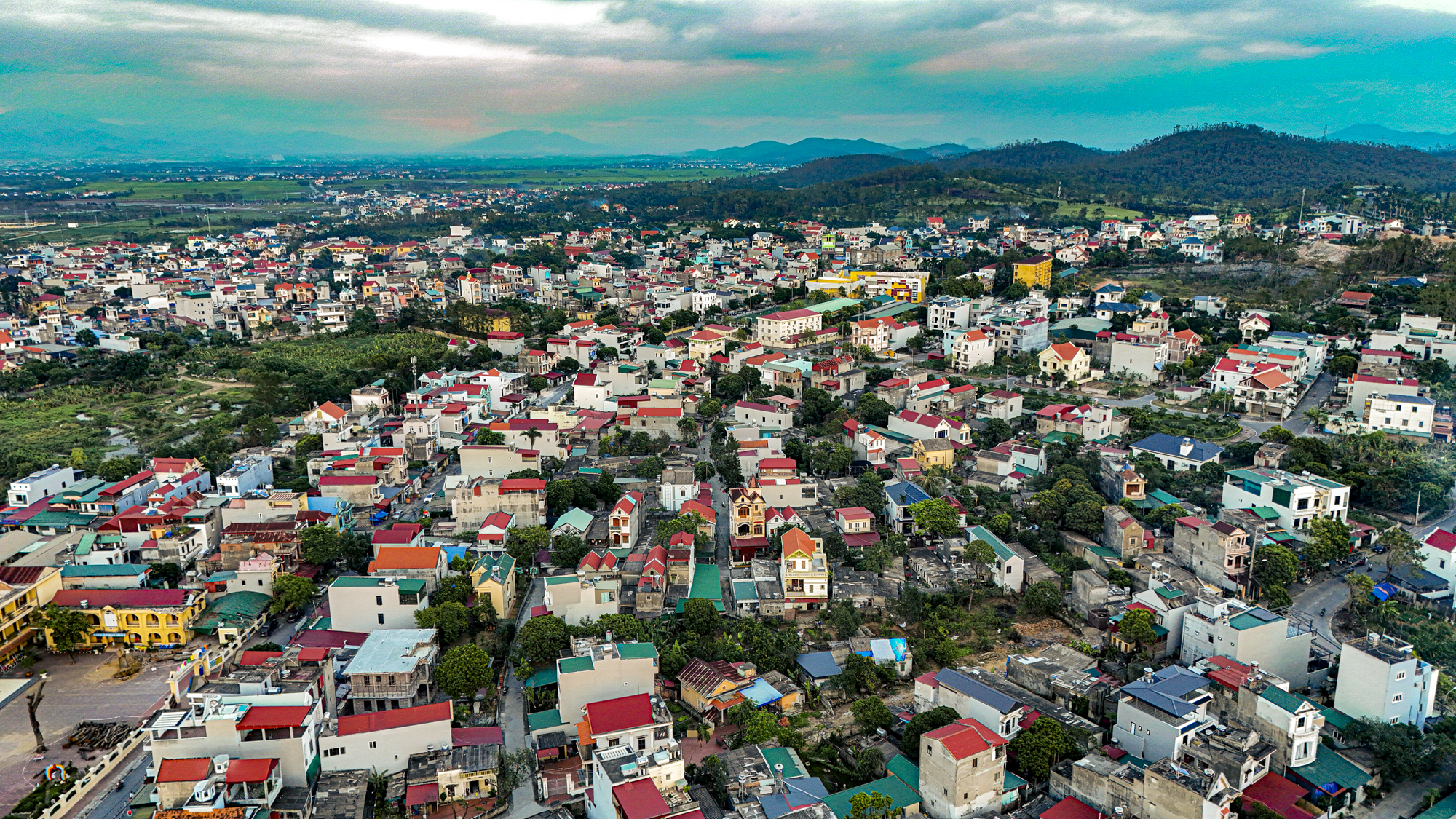 Đoạn đường chỉ dài 40 km nhưng sắp có thêm 3 thành phố: Nơi được Vingroup xây thành phố đảo, nơi hút hơn 100.000 tỷ đầu tư- Ảnh 2.