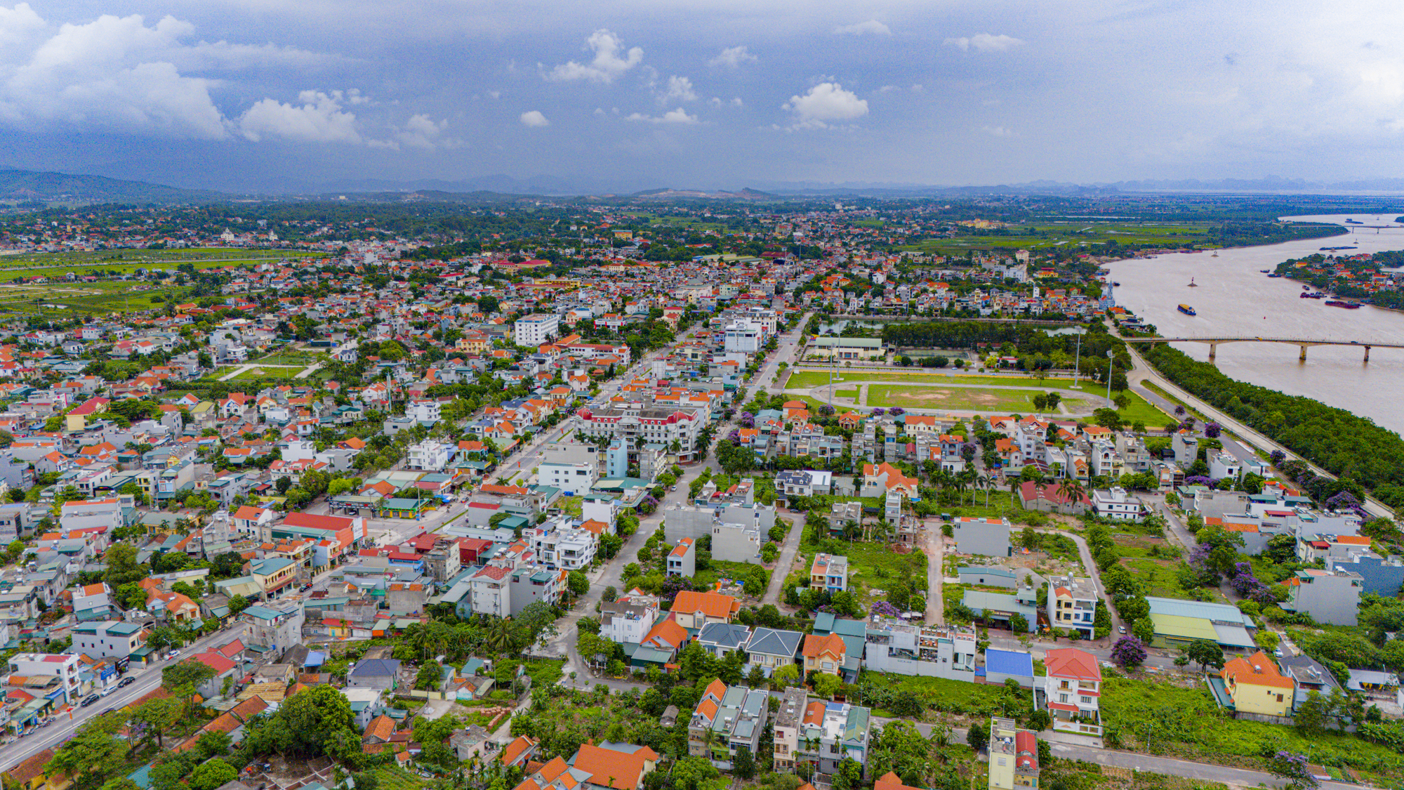 Đoạn đường chỉ dài 40 km nhưng sắp có thêm 3 thành phố: Nơi được Vingroup xây thành phố đảo, nơi hút hơn 100.000 tỷ đầu tư- Ảnh 11.