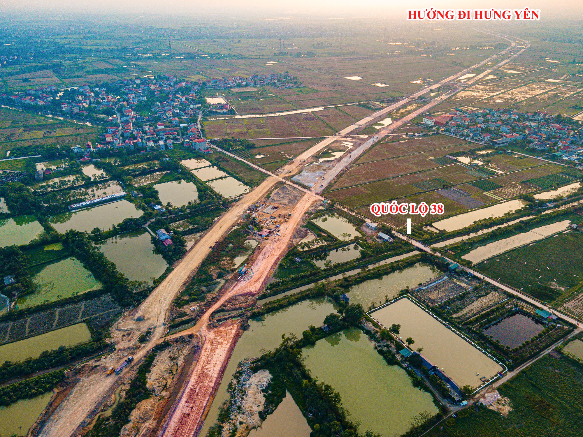 Toàn cảnh đoạn Vành đai 4 đoạn qua tỉnh Bắc Ninh được Thủ tướng thị sát, yêu cầu hoàn thành sớm một năm- Ảnh 7.