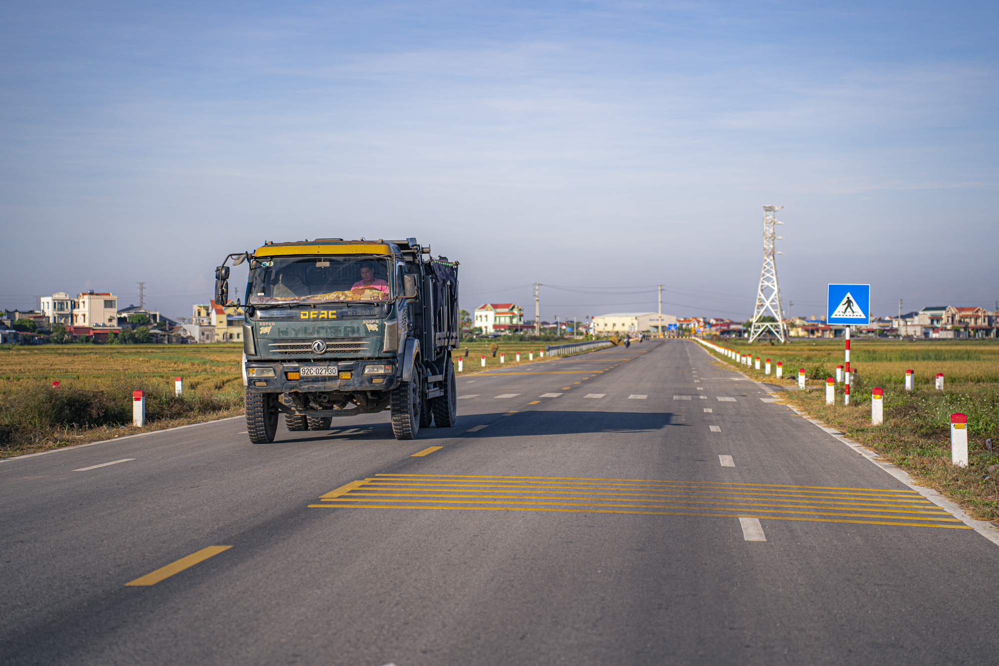 Chiêm ngưỡng tuyến đường 2.700 tỷ đồng, dài 65 km mới hoàn thành ở Nam Định- Ảnh 4.