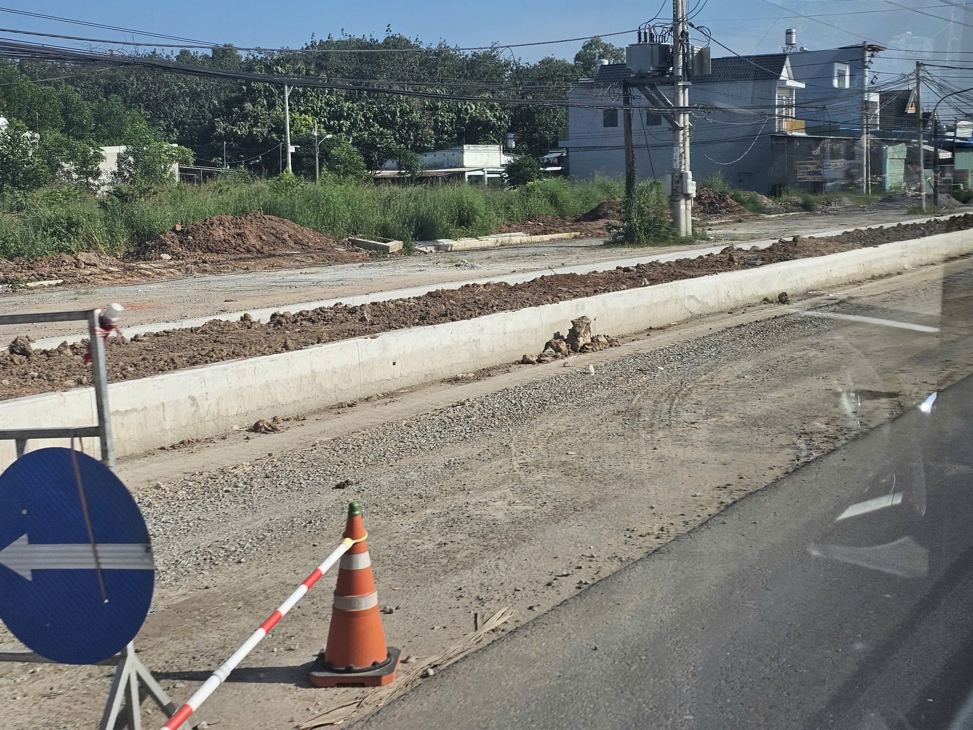 Ngổn ngang đường dẫn vào siêu dự án LEGO 1,3 tỉ USD ở Bình Dương- Ảnh 5.