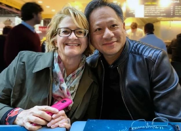 CEO Jensen Huang chinh phục vợ chỉ bằng 1 lời hứa- Ảnh 1. CEO Jensen Huang chinh phục vợ chỉ bằng 1 lời hứa- Ảnh 1.