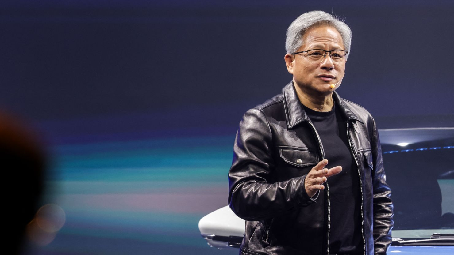 CEO Jensen Huang: AI còn lâu mới hết 'bịa chuyện', muốn giải quyết phải tăng công suất tính toán gấp bội- Ảnh 2.