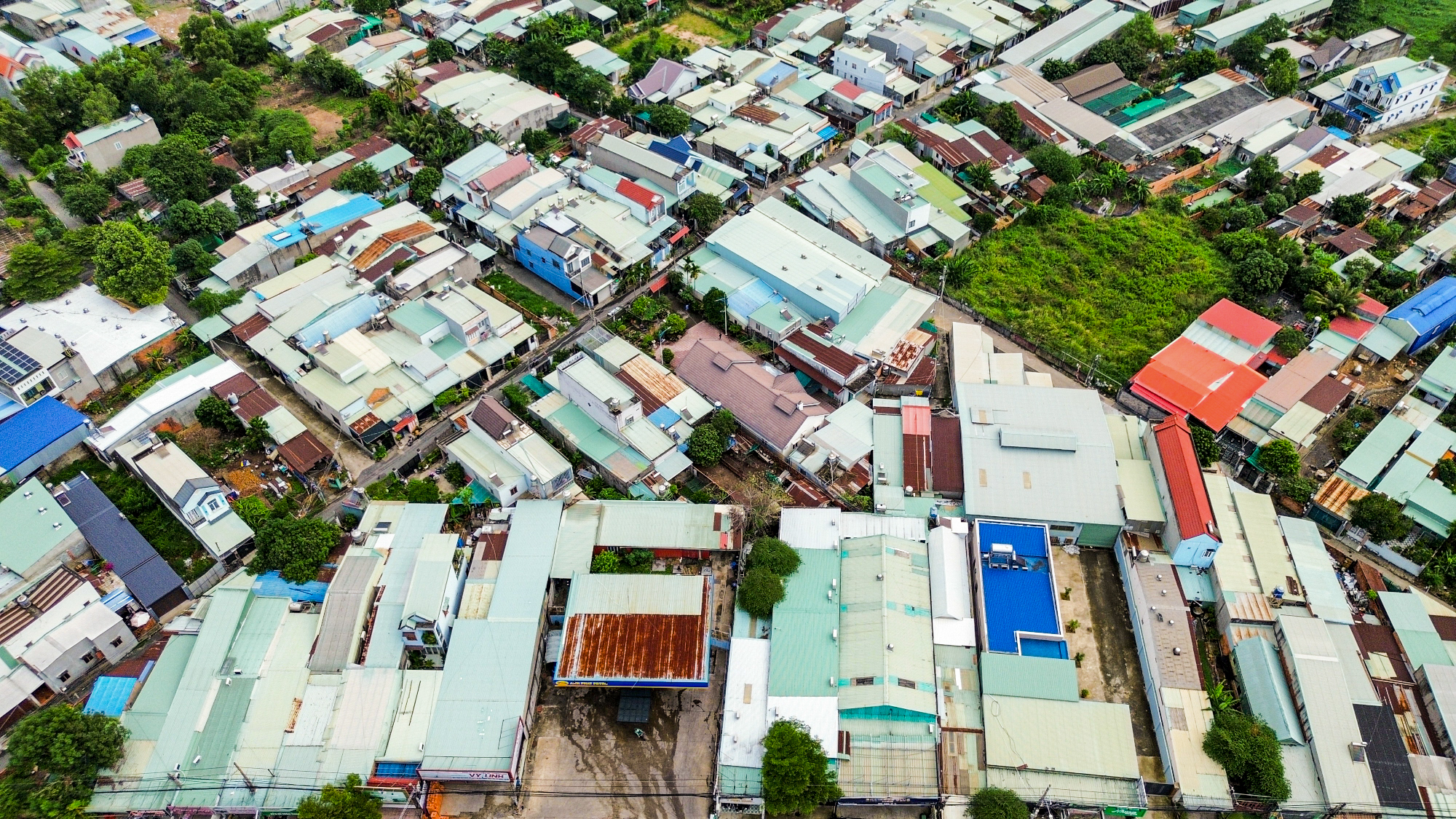 Khu nhà khổng lồ, vách kề vách, tường sát tường tại phường có dân số gần bằng quận 1- Ảnh 8.