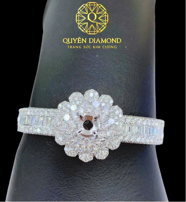 Quyên Diamond tỏa sáng cùng kim cương kiểm định quốc tế GIA- Ảnh 1.