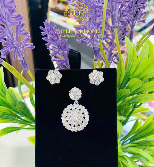 Quyên Diamond tỏa sáng cùng kim cương kiểm định quốc tế GIA- Ảnh 3.