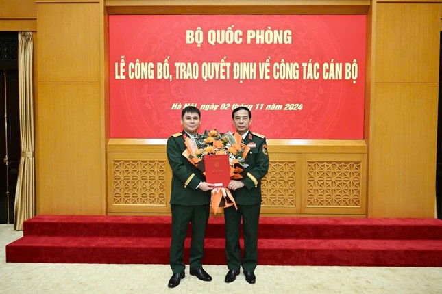 Thượng tá, Trung tá được bổ nhiệm làm Phó Tổng giám đốc Tập đoàn Viettel- Ảnh 1.