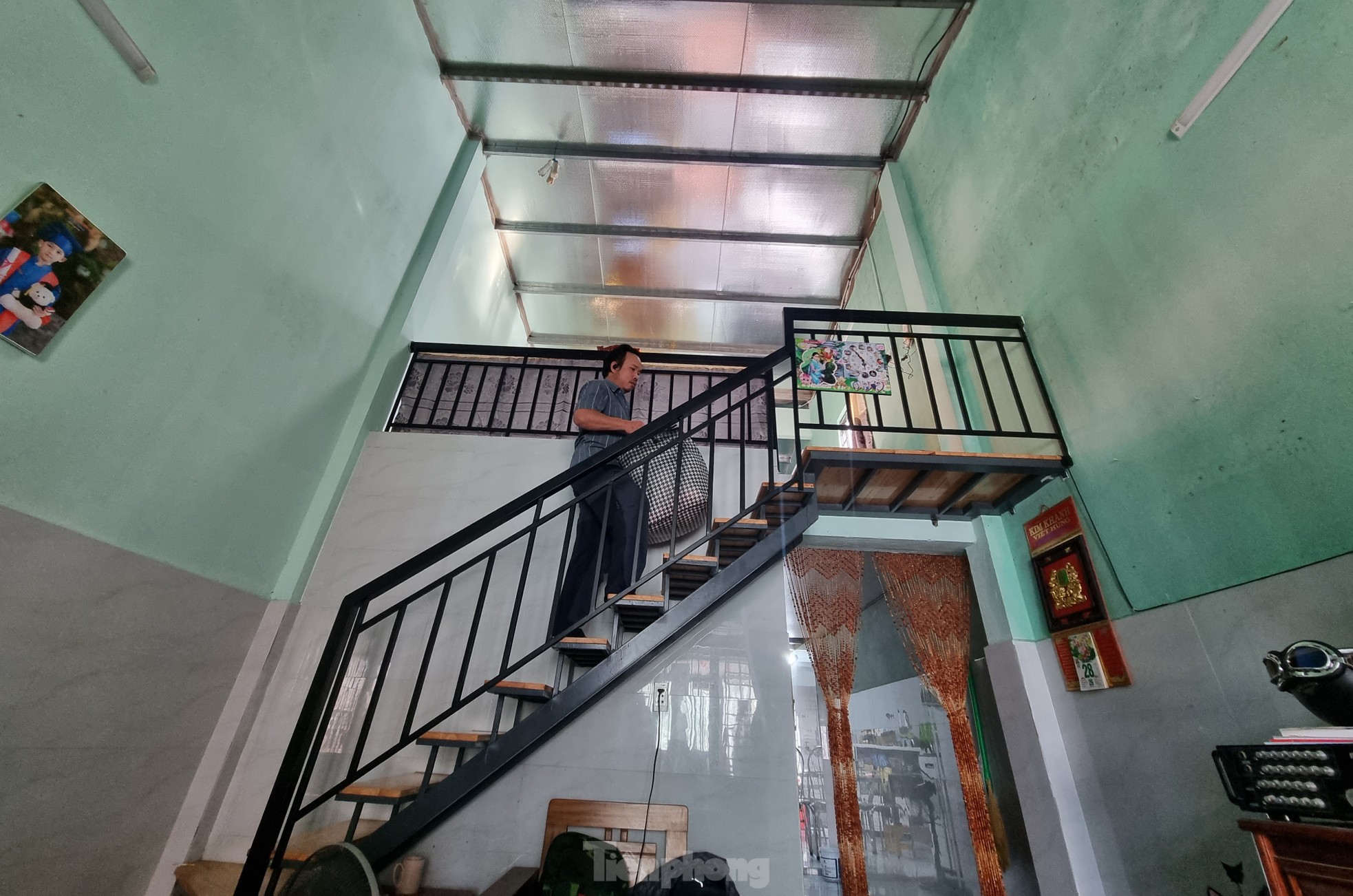 Dân vùng ngập nhất Đà Nẵng kê tài sản lên giường tầng cả tháng vì 'mưa lũ đỉnh điểm'- Ảnh 13.