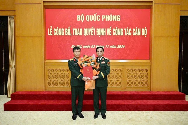 Thượng tá, Trung tá được bổ nhiệm làm Phó Tổng giám đốc Tập đoàn Viettel- Ảnh 2.