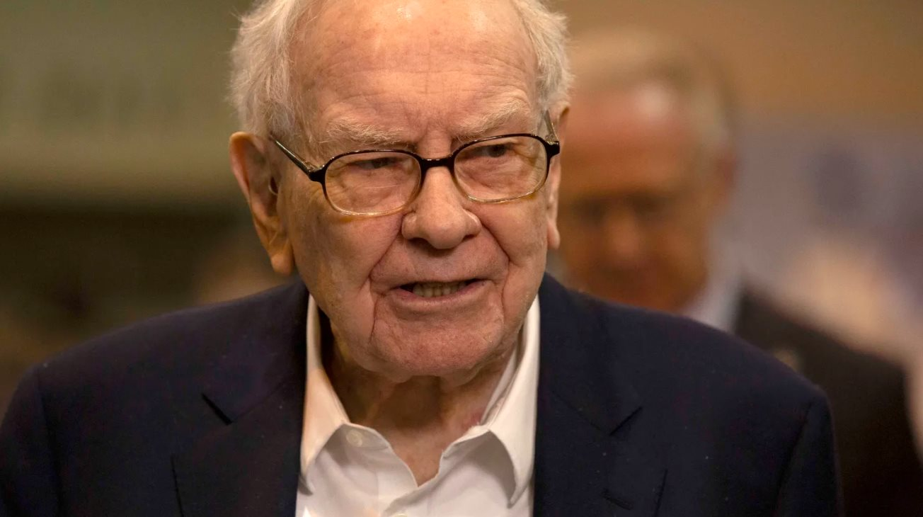 Pháo đài 300 tỷ USD của Warren Buffett: Bán ròng Apple quý thứ 4 liên tiếp, tập trung tích trữ tiền mặt, hạn chế mua lại cổ phiếu- Ảnh 1.