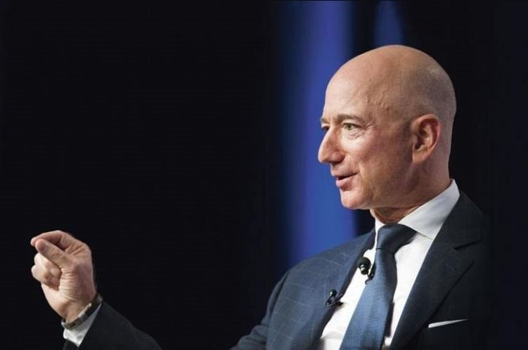Jeff Bezos tỉnh giấc mộng 10 năm: Tuyển 10.000 người nhưng cuối cùng chỉ tạo ra 1 công cụ hẹn giờ thông minh, nuôi ‘hố đen’ nuốt 10 tỷ của Amazon- Ảnh 1. Jeff Bezos tỉnh giấc mộng 10 năm: Tuyển 10.000 người nhưng cuối cùng chỉ tạo ra 1 công cụ hẹn giờ thông minh, nuôi ‘hố đen’ nuốt 10 tỷ của Amazon- Ảnh 1.