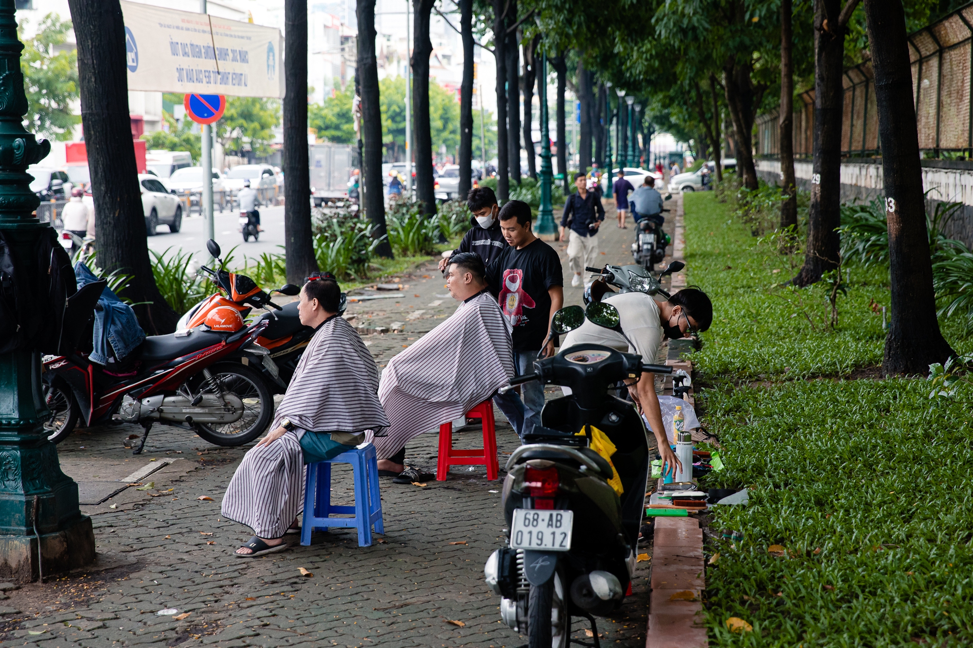 Cảnh tượng khó tin bên trong 7 biệt thự bỏ hoang nằm giữa "tam giác vàng" tại TP.HCM- Ảnh 22.