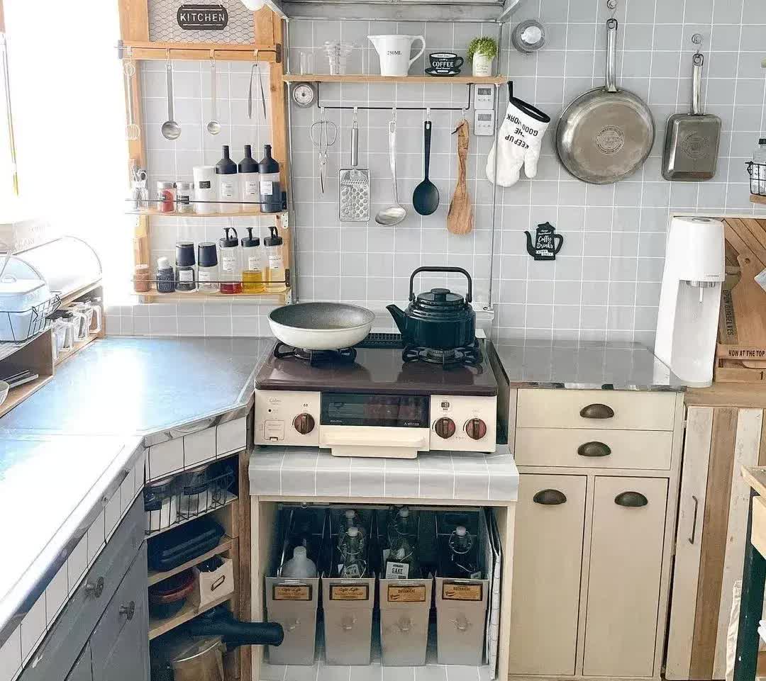 Một nữ blogger đã thu hút được hơn 500.000 người hâm mộ nhờ cách sắp xếp bếp cực thông minh- Ảnh 14. Một nữ blogger đã thu hút được hơn 500.000 người hâm mộ nhờ cách sắp xếp bếp cực thông minh- Ảnh 14.