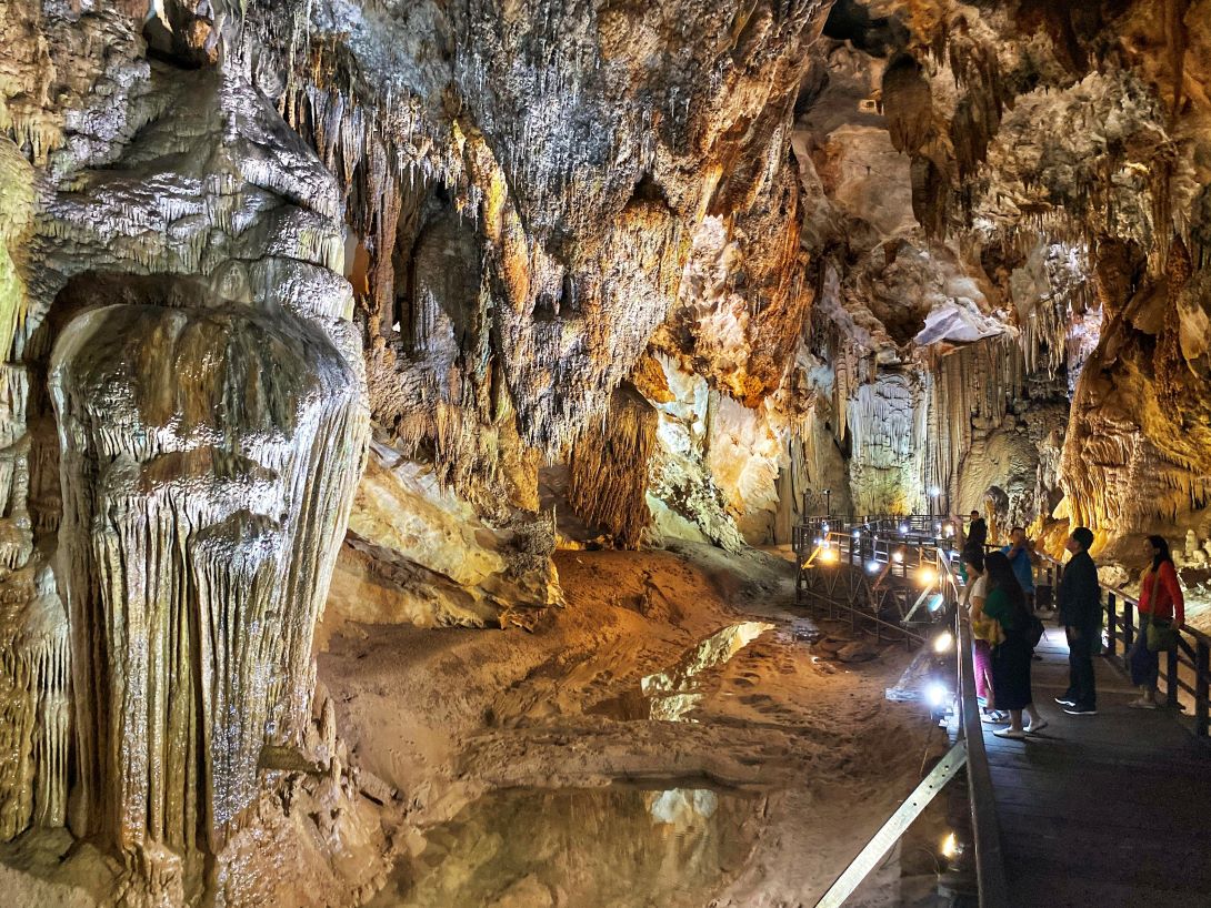 Một nơi được mệnh danh là “cung điện dưới lòng đất” ở Việt Nam, vẻ đẹp tiên cảnh được CNN khen ngợi, giữ cả kỷ lục châu Á- Ảnh 8. Một nơi được mệnh danh là “cung điện dưới lòng đất” ở Việt Nam, vẻ đẹp tiên cảnh được CNN khen ngợi, giữ cả kỷ lục châu Á- Ảnh 8.