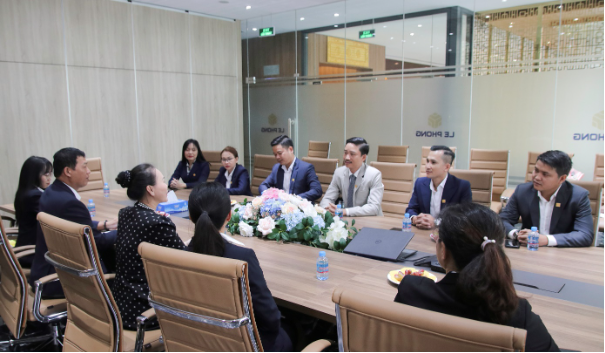 Tập đoàn Sen Group ký kết phân phối độc quyền The Emerald Golf View- Ảnh 1. Tập đoàn Sen Group ký kết phân phối độc quyền The Emerald Golf View- Ảnh 1.