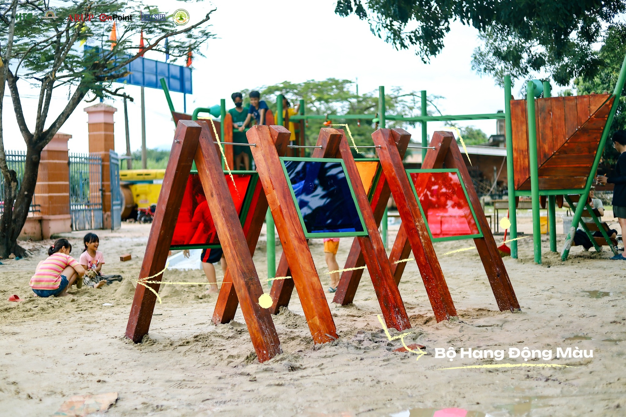 Sân Chơi Cầu Vồng: Nơi chắp cánh hy vọng và ước mơ tuổi thơ cho trẻ em nghèo- Ảnh 9. Sân Chơi Cầu Vồng: Nơi chắp cánh hy vọng và ước mơ tuổi thơ cho trẻ em nghèo- Ảnh 9.