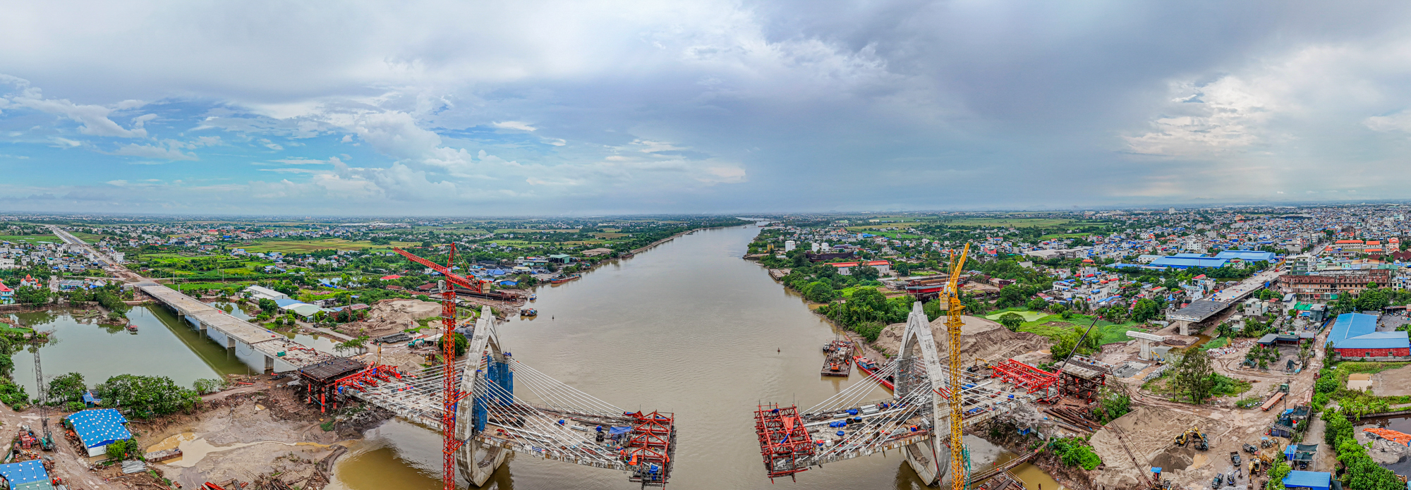 Ngắm cây cầu dây văng hình búp sen ở Nam Định, trị giá 1.200 tỷ, chuẩn bị được thông xe trong vài tháng tới- Ảnh 2.