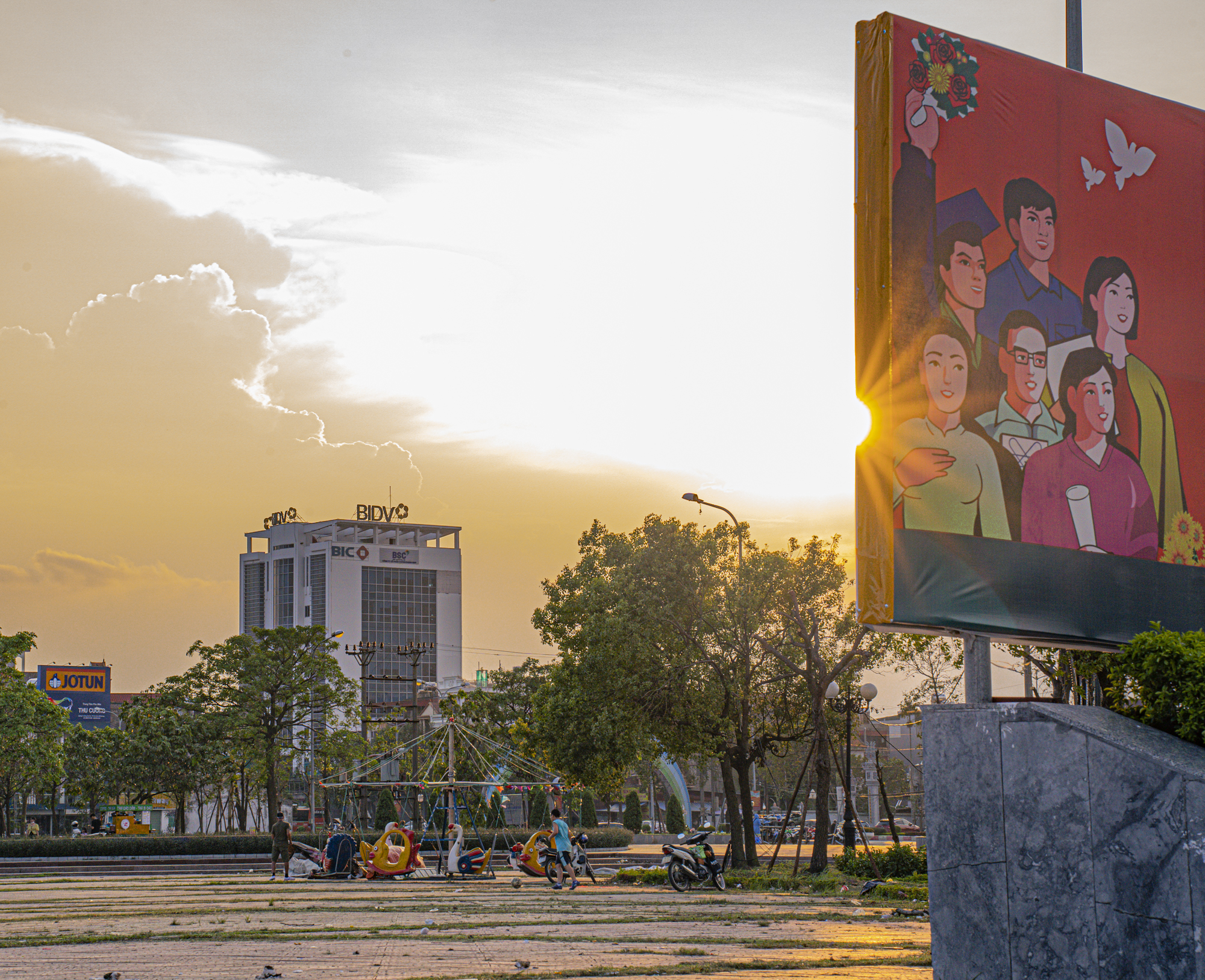 Đoạn đường chỉ dài 30 km nhưng có đến 3 thành phố: Nơi mới vài ngày tuổi, nơi chỉ có một hộ nghèo- Ảnh 5.