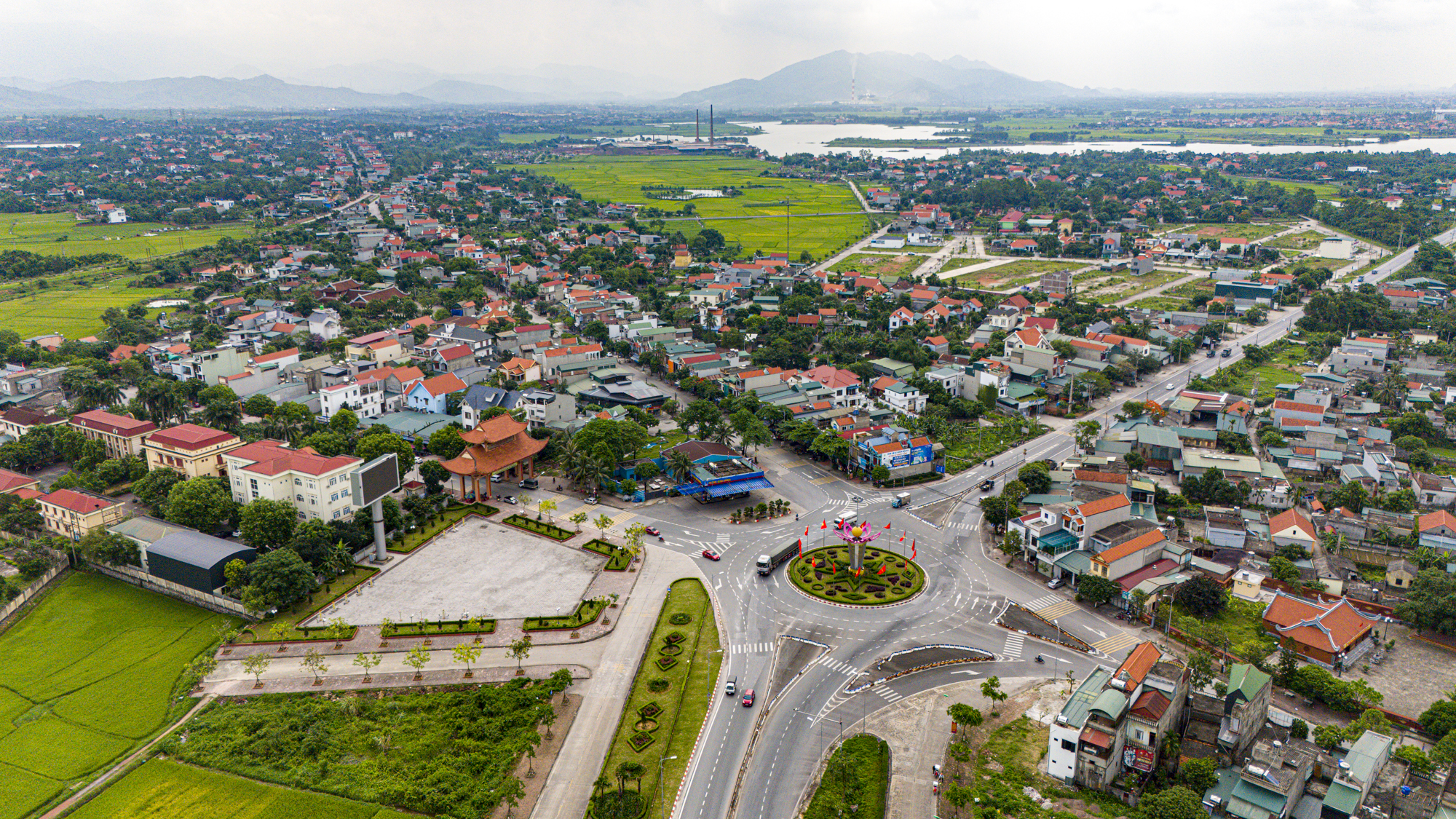 Đoạn đường chỉ dài 30 km nhưng có đến 3 thành phố: Nơi mới vài ngày tuổi, nơi chỉ có một hộ nghèo- Ảnh 9.