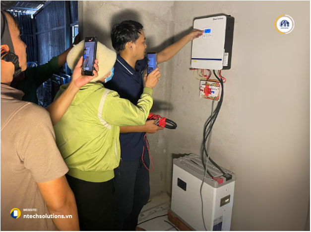 Chi phí lắp đặt điện mặt trời NTech Solutions: Tiết kiệm cho gia đình bạn- Ảnh 1.
