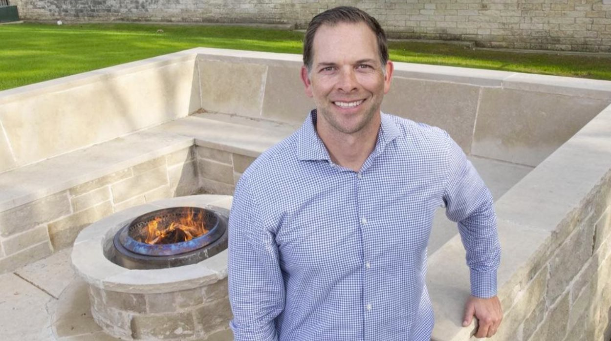 ‘Phát minh’ lại lửa, 2 anh em tạo ra đế chế bếp không khói trị giá 100 triệu USD- Ảnh 1.