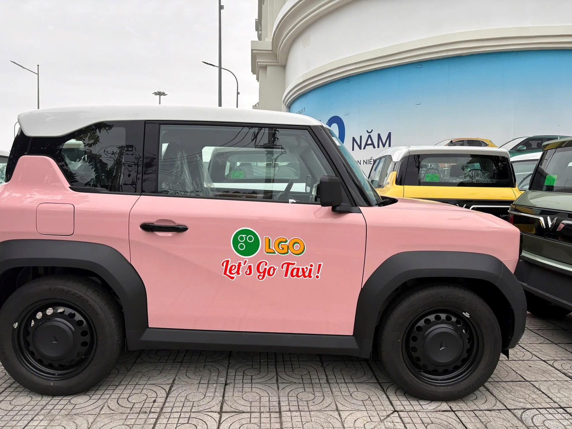 Hãng taxi chốt đơn 600 chiếc VinFast VF 3 của ông Phạm Nhật Vượng tung ảnh ra quân: Giá cước dự kiến "siêu hạt dẻ"?- Ảnh 5.