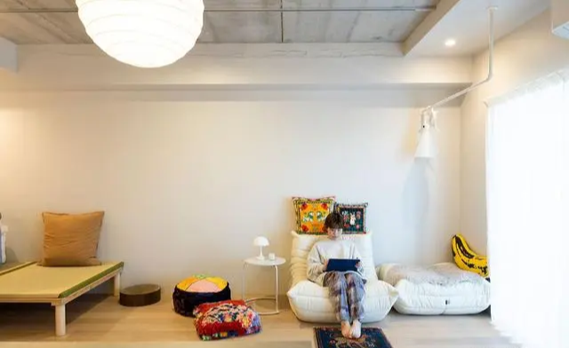 Căn hộ 57m2 của nhà thiết kế thời trang 46 tuổi: Tối giản, tiện ích vừa đủ cho cuộc sống độc thân hoàn hảo- Ảnh 6. Căn hộ 57m2 của nhà thiết kế thời trang 46 tuổi: Tối giản, tiện ích vừa đủ cho cuộc sống độc thân hoàn hảo- Ảnh 6.