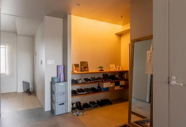 Căn hộ 57m2 của nhà thiết kế thời trang 46 tuổi: Tối giản, tiện ích vừa đủ cho cuộc sống độc thân hoàn hảo- Ảnh 3. Căn hộ 57m2 của nhà thiết kế thời trang 46 tuổi: Tối giản, tiện ích vừa đủ cho cuộc sống độc thân hoàn hảo- Ảnh 3.