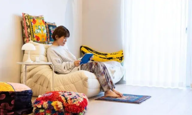 Căn hộ 57m2 của nhà thiết kế thời trang 46 tuổi: Tối giản, tiện ích vừa đủ cho cuộc sống độc thân hoàn hảo- Ảnh 1. Căn hộ 57m2 của nhà thiết kế thời trang 46 tuổi: Tối giản, tiện ích vừa đủ cho cuộc sống độc thân hoàn hảo- Ảnh 1.