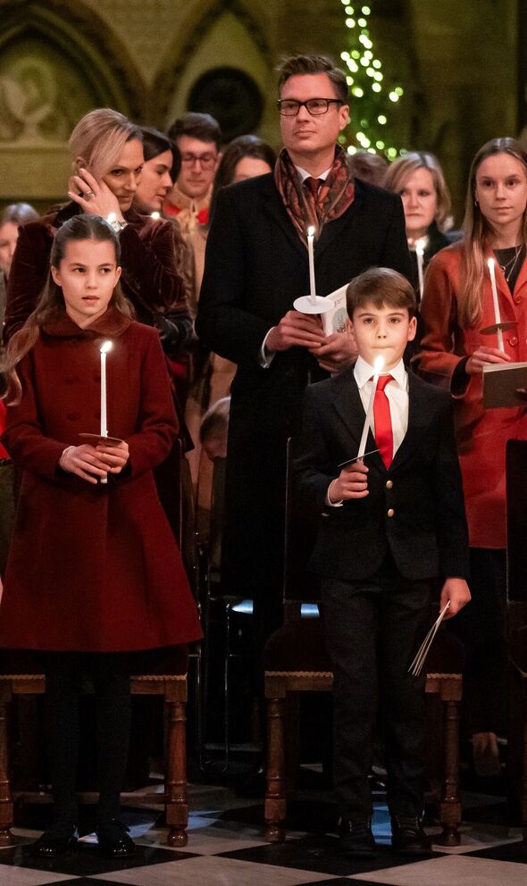 Nhân vật bí ẩn trong sự kiện hoàng gia khiến fan xôn xao, dung mạo nổi bật dù ngồi ngay sau nhà William - Kate- Ảnh 2. Nhân vật bí ẩn trong sự kiện hoàng gia khiến fan xôn xao, dung mạo nổi bật dù ngồi ngay sau nhà William - Kate- Ảnh 2.