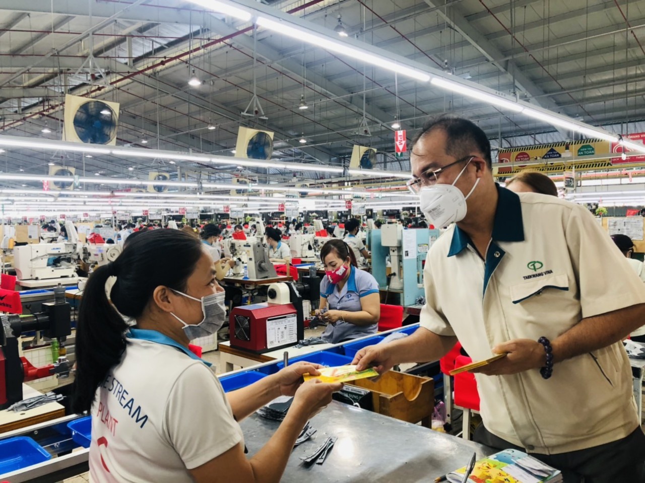 Cách tính thưởng Tết 2025 và những quy định liên quan người lao động cần biết để tránh... Cách tính thưởng Tết 2025 và những quy định liên quan người lao động cần biết để tránh...