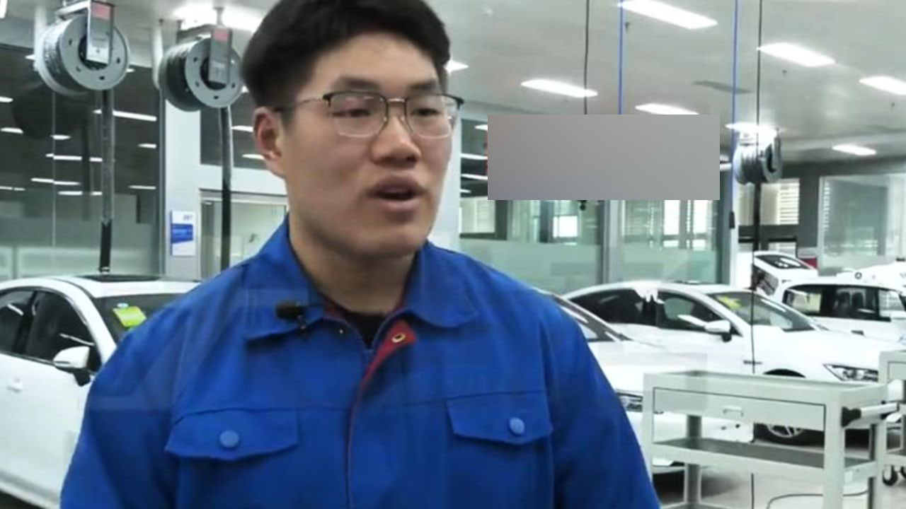 Bố suy sụp vì con trai học Thạc sĩ mà nửa năm trời không xin được việc: Sắp 2025 rồi, bớt mù quáng và nhìn vào sự thật này đi- Ảnh 1. Bố suy sụp vì con trai học Thạc sĩ mà nửa năm trời không xin được việc: Sắp 2025 rồi, bớt mù quáng và nhìn vào sự thật này đi- Ảnh 1.