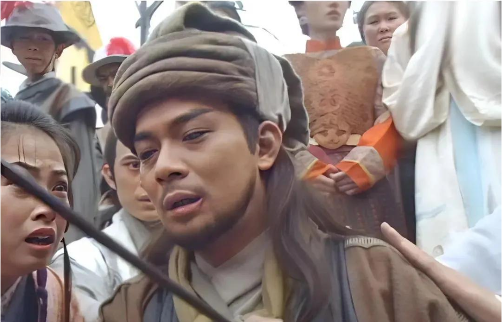 Đại chiến kinh điển: Quách Tĩnh và Tiêu Phong, ai sẽ là người chiến thắng cuối cùng?- Ảnh 4. Đại chiến kinh điển: Quách Tĩnh và Tiêu Phong, ai sẽ là người chiến thắng cuối cùng?- Ảnh 4.