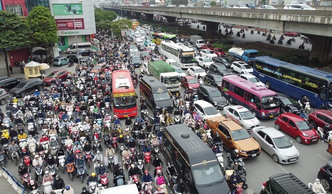 'Vùng phát thải thấp' sẽ giúp giảm ùn tắc và cải thiện môi trường Hà Nội- Ảnh 1.