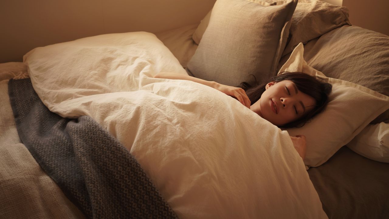 Làm gì vào ban đêm để thọ 100 tuổi: Đây là 5 thói quen đáng học hỏi của những người sống lâu nhất hành tinh- Ảnh 2.