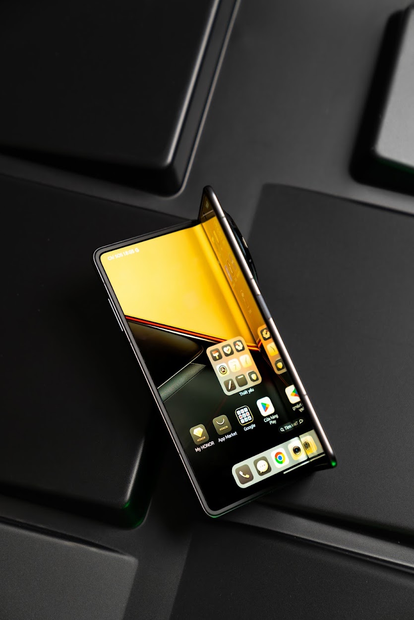 Chính thức lộ diện chiếc smartphone gập mỏng nhất thế giới - HONOR Magic V3: Chỉ 226g, mặt lưng làm từ sợi carbon, nhiều công nghệ đột phá- Ảnh 3.