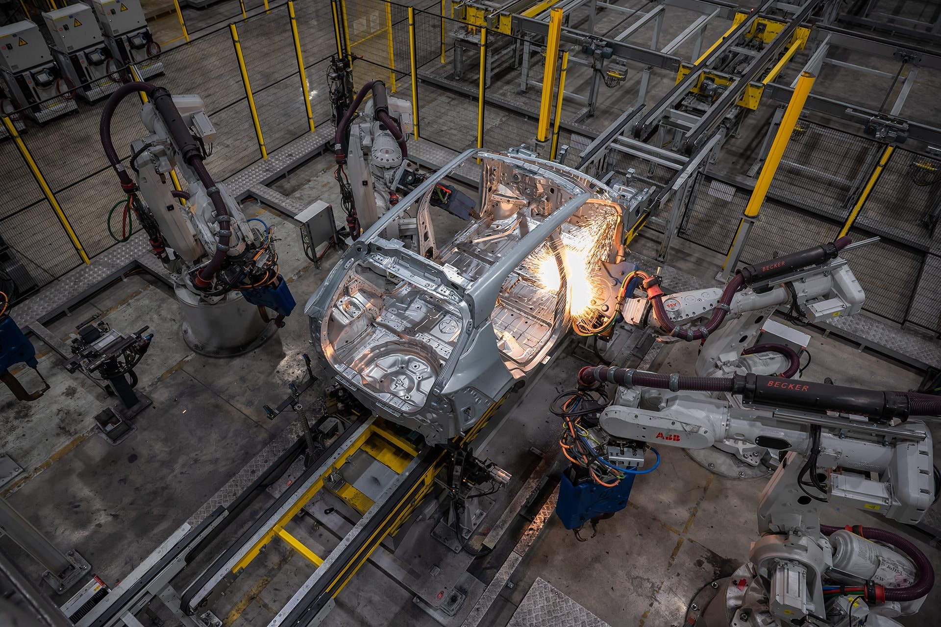 VinFast công bố tỷ lệ nội địa hoá xe điện đạt 60%, hướng tới hơn 80% năm 2026- Ảnh 2.